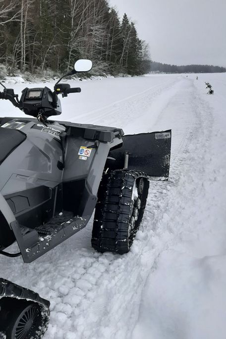 mönkijä lumityöt akaan vuokrapalvelu